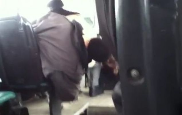 A adormit în autobuz! Incredibil ce a pățit