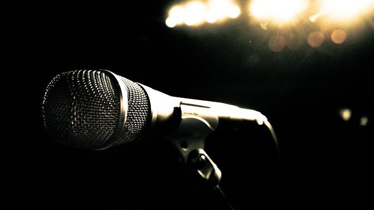 Fondatorul trupei VOLTAJ, RĂNIT într-un accident de motor