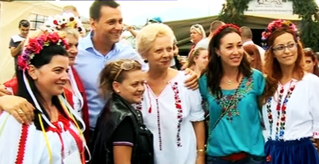 FAZĂ DE TOT RÂSUL cu trei miniştri din cabinetul Ponta