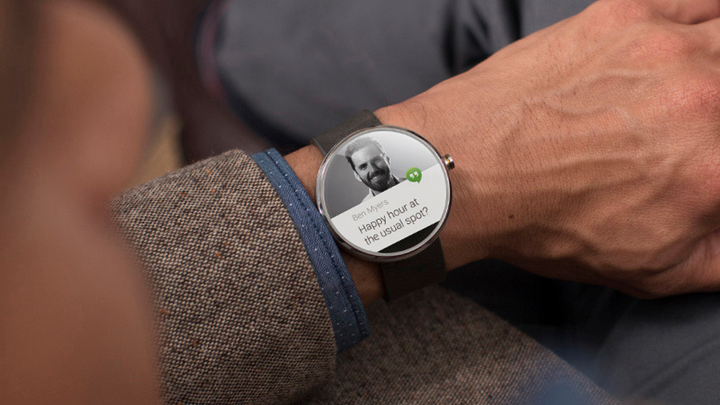 Motorola Moto 360 a ajuns în magazine. De unde poţi să îl comanzi