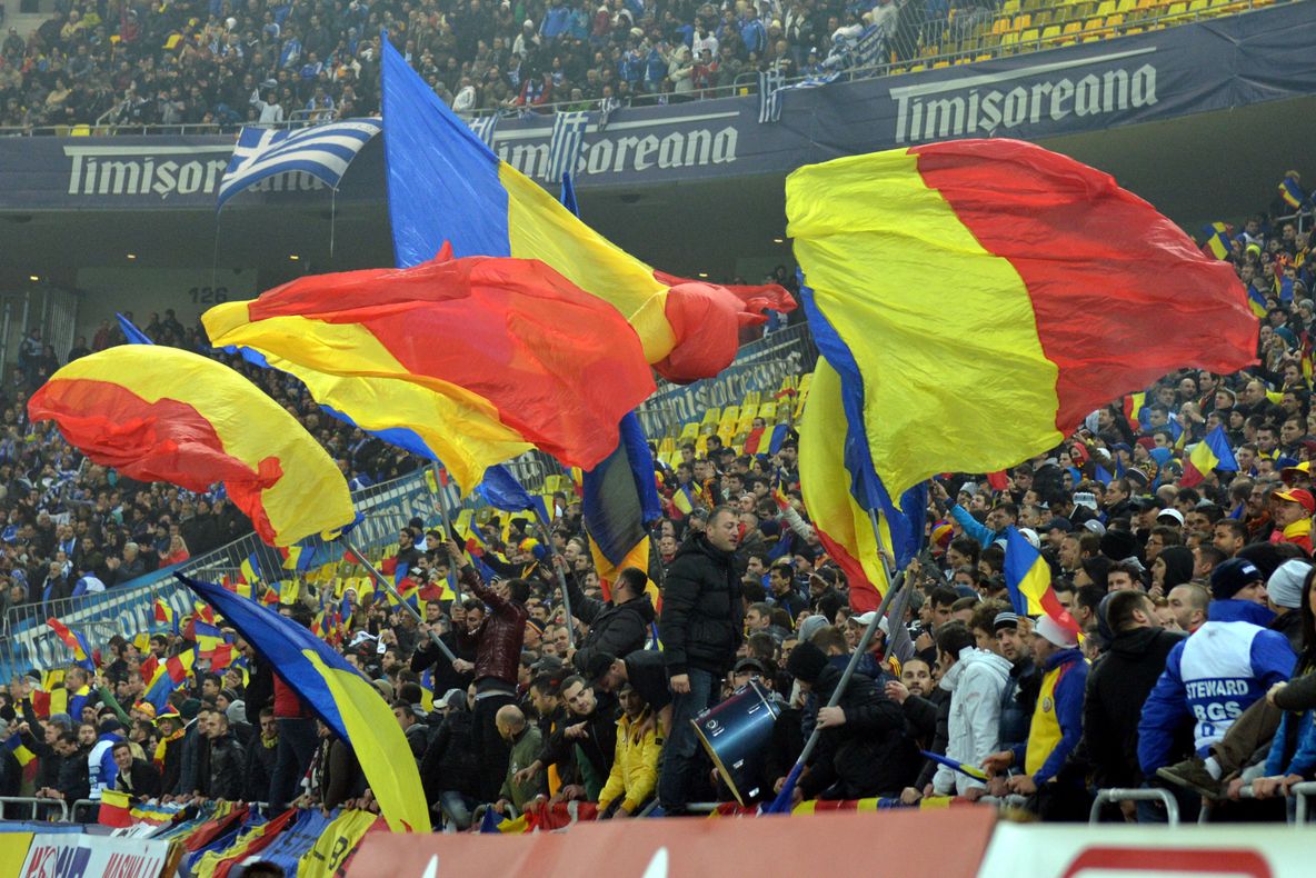 LOVITURĂ - Imnul naţionalei României e OBSCEN! Aceste versuri nu pot fi cântate pe stadion. SCANDAL