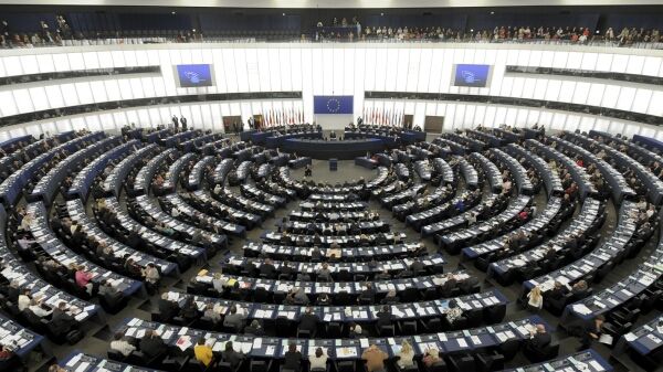 Parlamentul European cere implicare mai mare în combaterea EBOLA