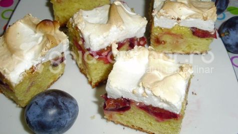 Prăjitură cu prune şi bezea 