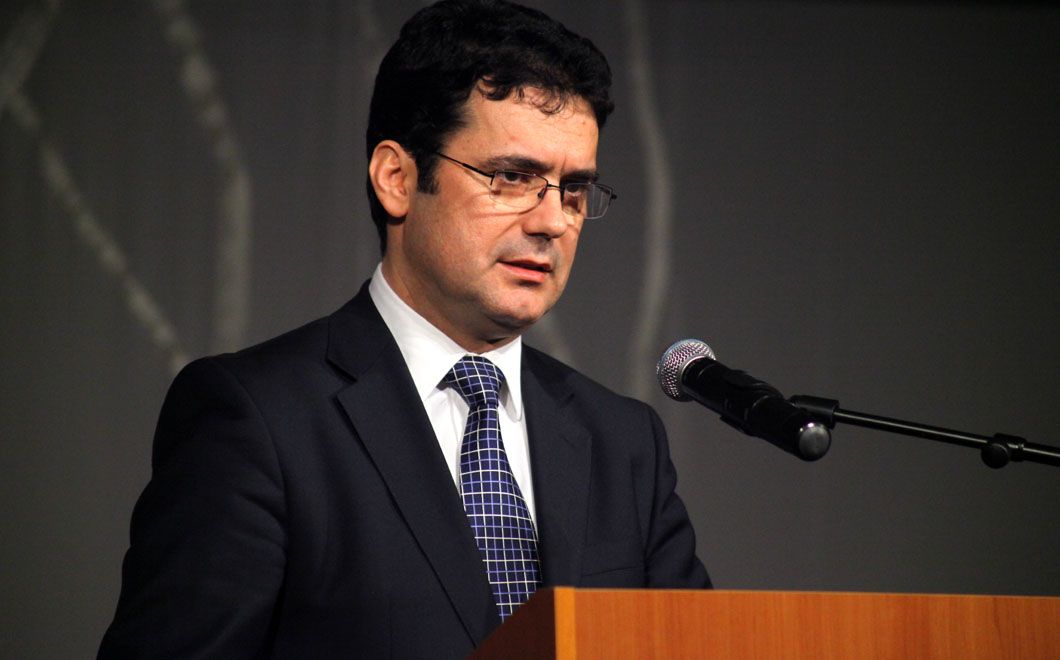 Pricopie: Din 15 septembrie, elevii din clasele întâi şi a doua vor avea manuale digitale