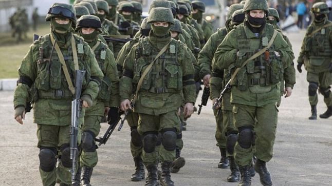 Ucraina acuză: 4000 de soldați RUȘI din Crimeea sunt la graniță