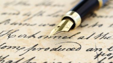 Un senator PNL iniţiază LEGEA TĂCERII. Primul articol: "Prim-ministrul este statul. Indubitabil!" 