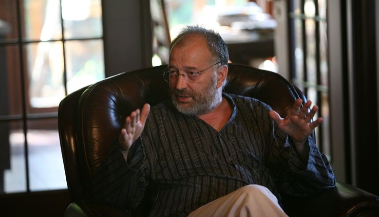 Tănase face apel la CA să renunţe la apartenenţe politice şi comandamente străine de interesele TVR