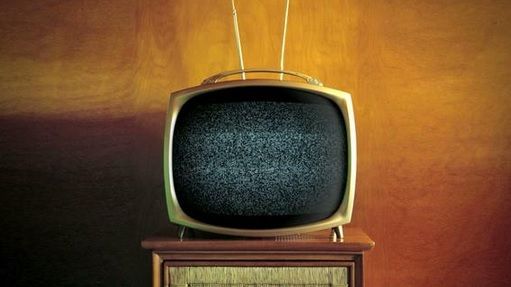 LOVITURĂ DURĂ PE PIAŢA MEDIA. Familia renunţă la operaţiunile în televiziune şi radio