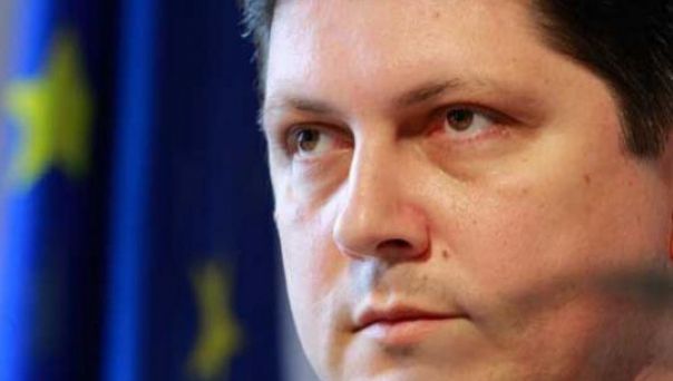 Corlăţean condamnă "în cei mai categorici termeni" decapitarea cetăţeanului francez