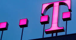 TELEKOM a declanşat RĂZBOIUL OFERTELOR contra RCS&RDS. Cum arată abonamentele BOMBĂ din telefonie