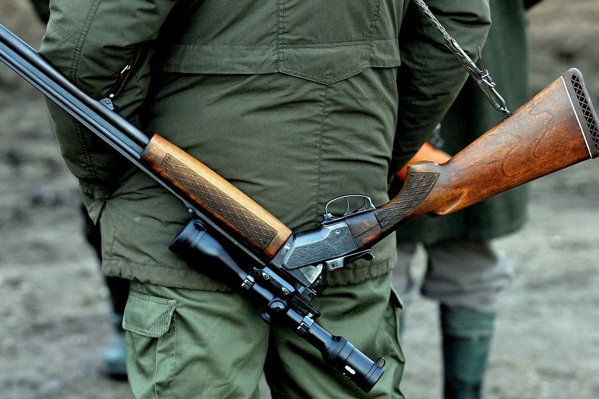 ALERTĂ - Un vânător a fost împuşcat în inimă. Criminalul este de negăsit