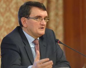 Avocatul Poporului: Nu se impune sesizarea CC pentru modificările aduse Legii educaţiei