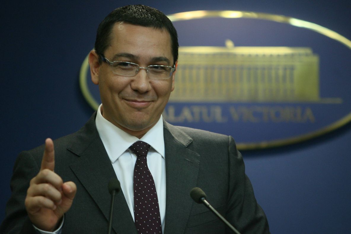 Victor PONTA: Nu cred că mai există copil de clasa I care să nu aibă telefon cu internet