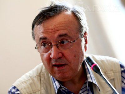 ”Dacă Turcescu a fost ofițer acoperit, în 2009, atunci unul dintre servicii ne-a pus președintele”