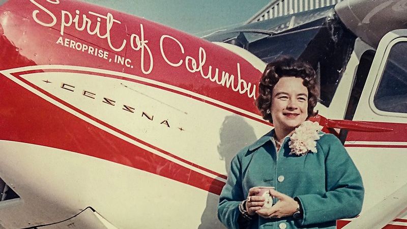 Geraldine Mock, prima femeie care a zburat singură în jurul lumii, a murit 