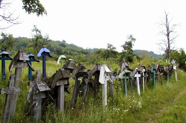 Povestea impresionantă a crucilor vâlcene, vechi simboluri ale sacrului și profanului