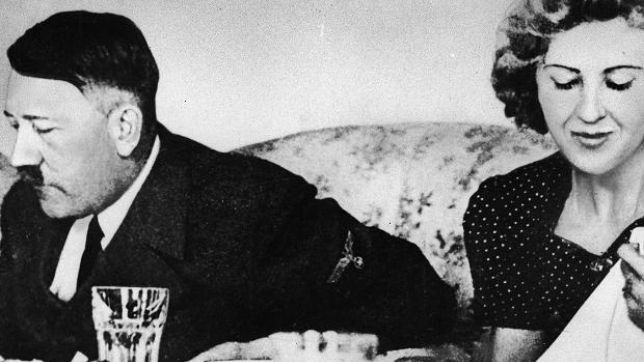 Cum făcea SEX Adolf Hitler: Ajungea la ORGASM doar dacă...