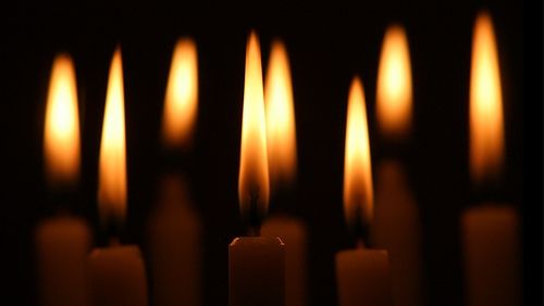 Un celebru cântăreţ a fost ÎMPUŞCAT MORTAL