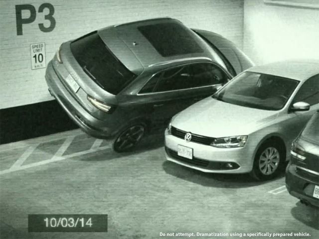 Mașina care se poate parca aproape oriunde! Video amuzant