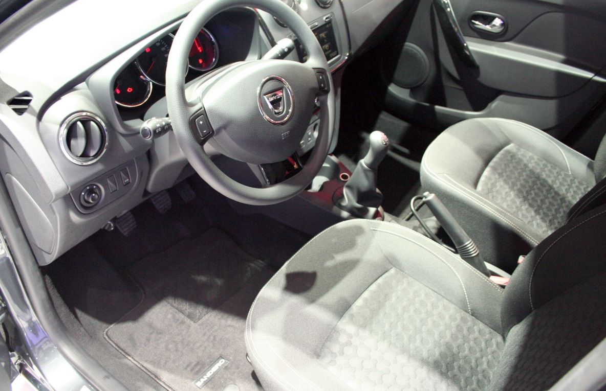 Dacia Sandero ediţie limitată: Dacia Sandero Black Touch, maşina cu care DACIA uimeşte Europa