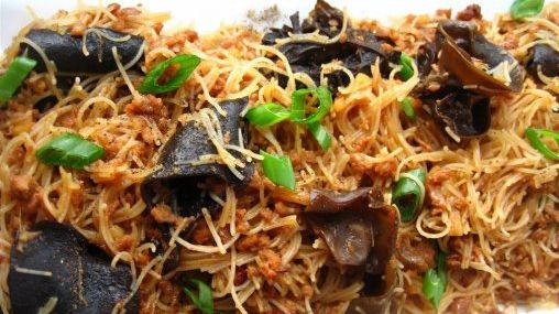 Reţetă chinezească CELEBRĂ: Furnici în copac  