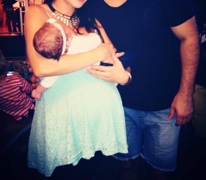 O vedetă de la noi, la un pas de septicemie! A aflat că are bucăți de placentă în ea!