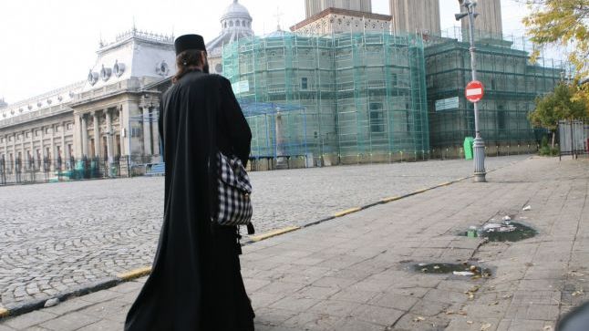 O tânără a fost la un pas de moarte după ce pastorul i-a interzis să facă avort