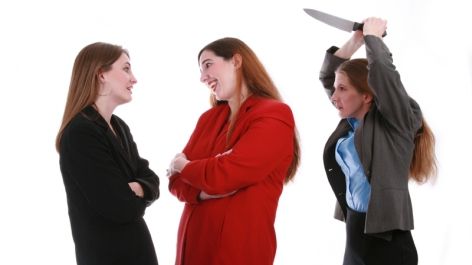 ASTROLOGIE. Cum TRĂDEAZĂ zodiile. Cine înfige cel mai adânc cuţitul în spatele celor apropiaţi