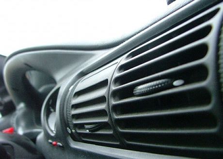 Aerul condiționat din maşinile noi poate ucide!