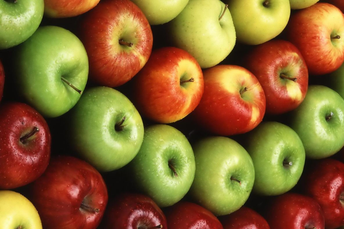 Cum îţi dai seama că MERELE pe care le consumi sunt TRATATE