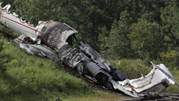 ALARMĂ - Un avion s-a PRĂBUŞIT! Două persoane au murit