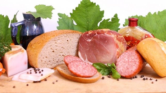 Obişnuieşti să consumi MEZELURI? Află ce boli GRAVE cauzează