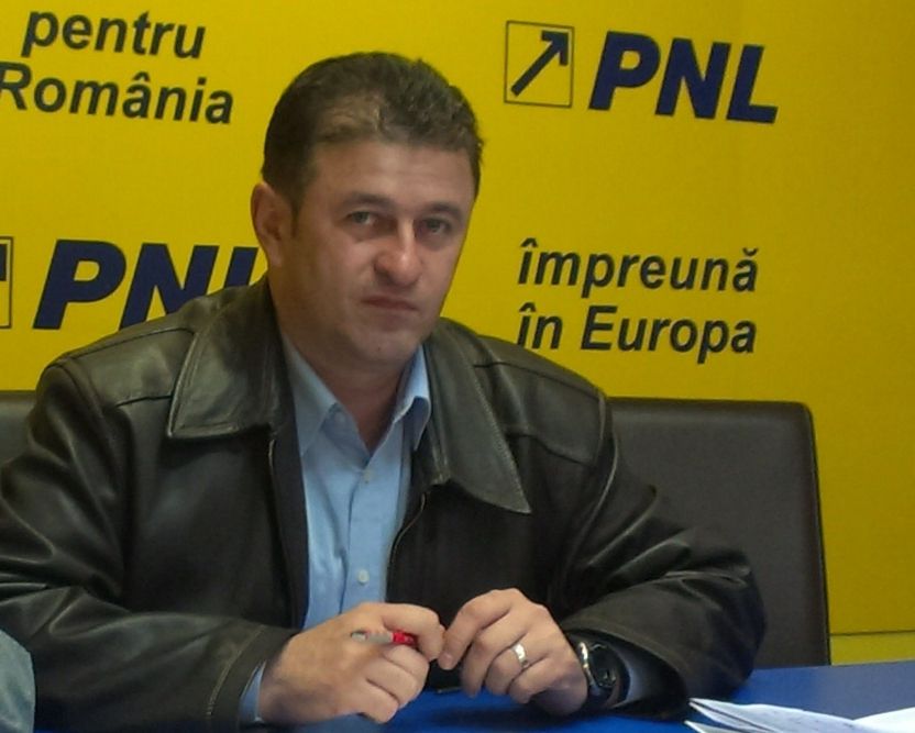 Ziua și migrația politică. Trei primari şi mai mulţi consilieri PNL şi PDL din Alba au trecut la PSD