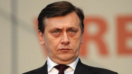 Vosganian: ANTONESCU trebuie să se întoarcă. Nu poți să nu urci cu Iohannis pe scenă
