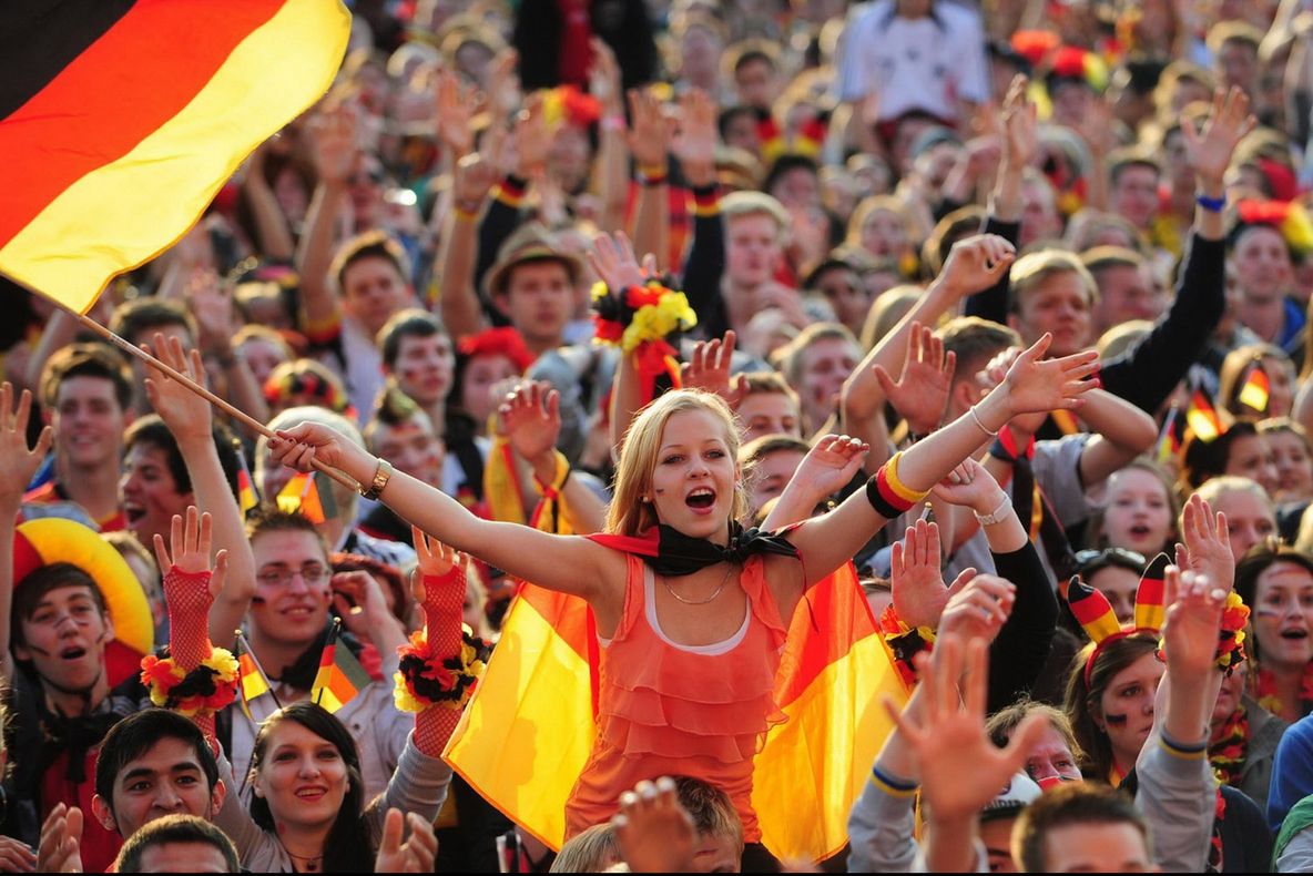 ŞOC - Jucătorul care a adus titlul mondial Germaniei, la sapă de lemn: spală toalete ca să trăiască