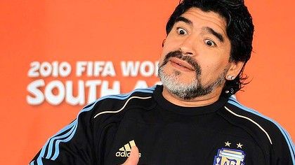 O fostă iubită către MARADONA: "Diego, nu mă mai lovi, te rog!"