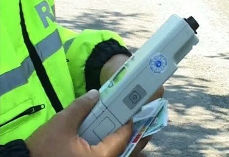 Bărbatul reținut pentru 30 zile, după ce a fost prins la volan, de două ori în aceeași zi, beat și fără permis
