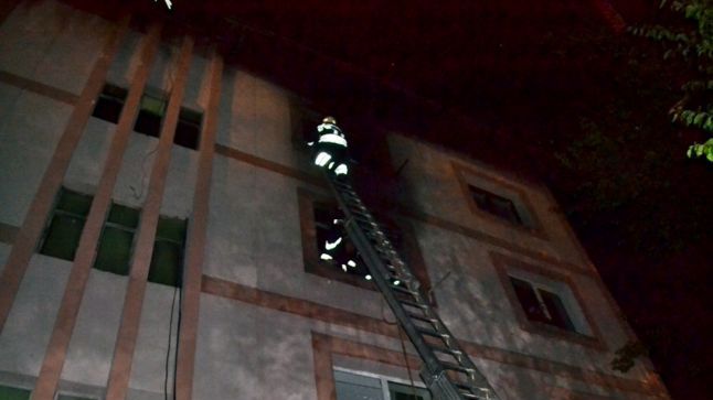 RĂZBUNARE in stil MAFIOT a unui italian. EXPLOZIE într-un bloc din Suceava