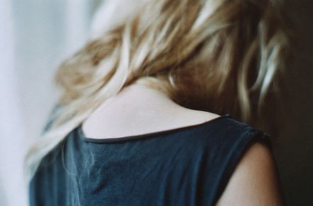 VEDETĂ TV, în stare GRAVĂ. Se teme să nu ajungă la cuţit!