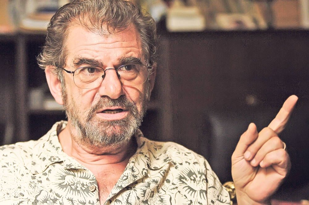 Florin Zamfirescu: Iohannis este singurul care ar putea să împiedice distrugerea țării