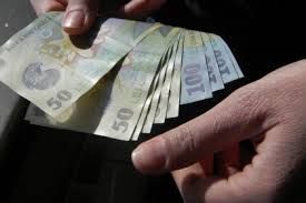Bugetari norocoşi. Prime de Sărbători pentru 19.000 de salariaţi