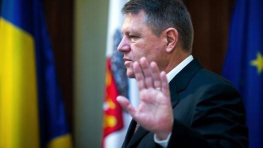 Iohannis, despre adopţii: Ponta n-a fost suficient de bărbat să-mi spună el, a trimis vorbitoarele