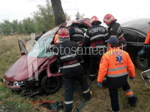 ACCIDENT GRAV pe drumul Dorohoi-Botoşani: VICTIME încarcerate şi TREI maşini DISTRUSE