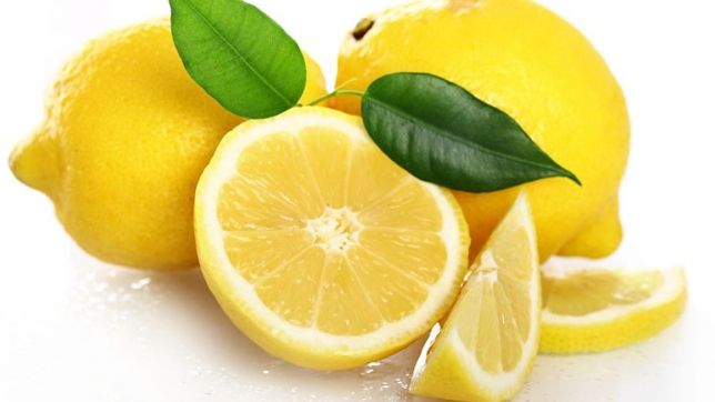 Pericolul neştiut pentru sănătate: Cât este de toxică coaja de lămâie 