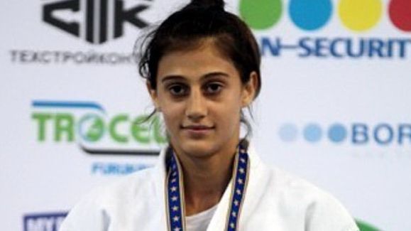Larisa Florian, VICECAMPIOANĂ de juniori la JUDO
