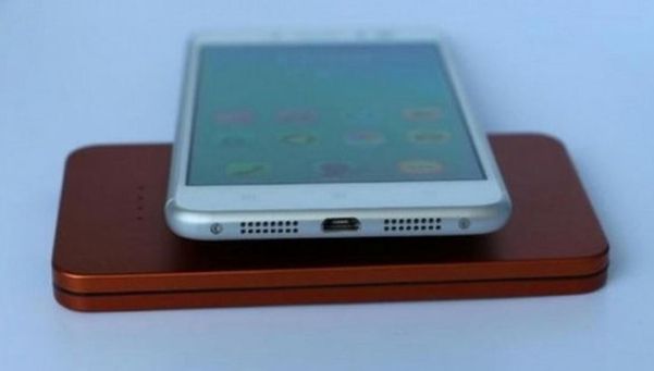 Chinezii tot chinezi: Iată ce companie imensă a copiat FĂRĂ RUȘINE iPhone 6