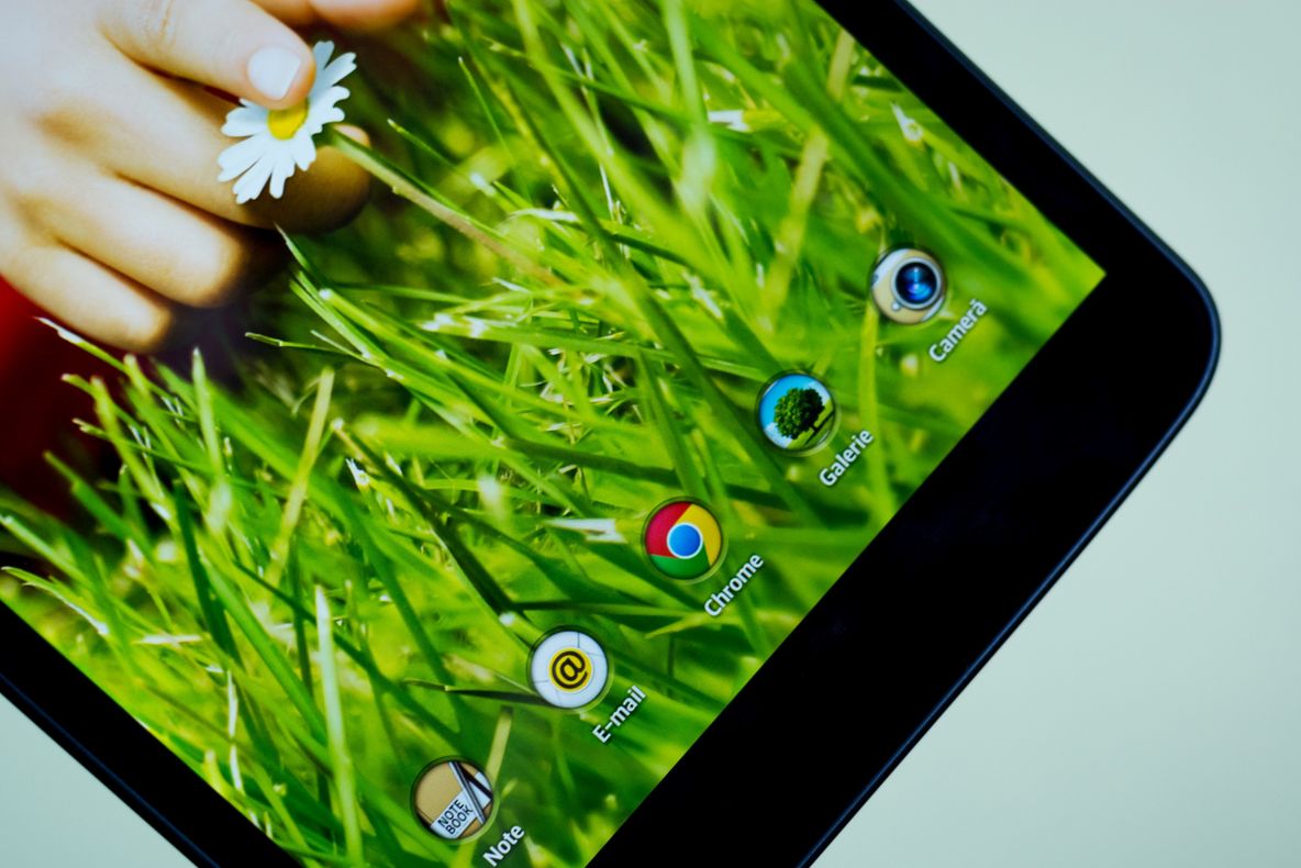 CEA MAI BUNĂ TABLETĂ pentru copii pe care s-o cumperi chiar ACUM