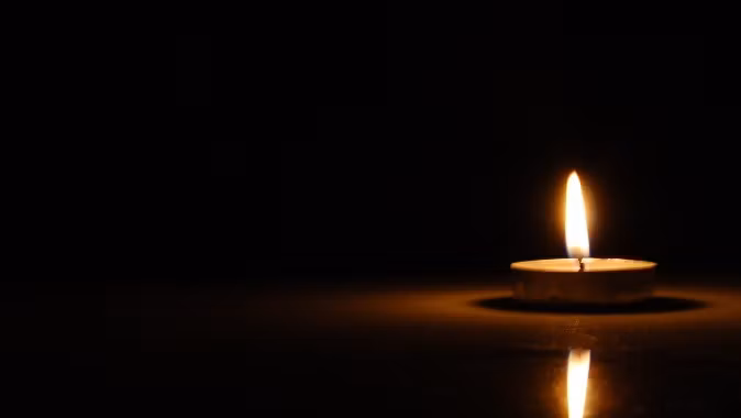 UCIS de o roată desprinsă de la un autocamion cu lemne