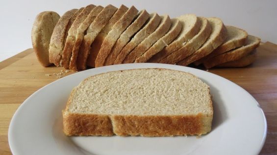 COINCIDENŢĂ STRANIE. Au murit înecaţi cu pâine, în acceaşi zi