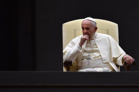 Reforma bisericii catolice, amânată. Familia rămâne la definiţia tradiţională 